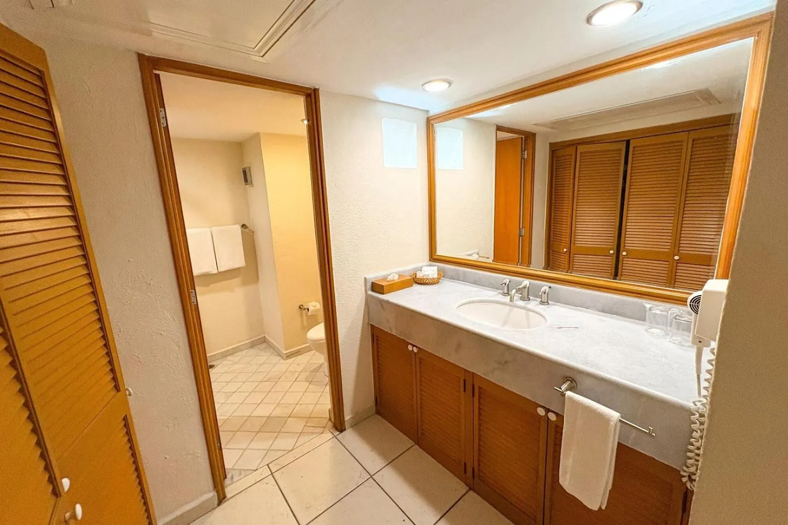 Prime Beachfront Flat & Balcony! Puerto Vallarta 0*,  Mexico
